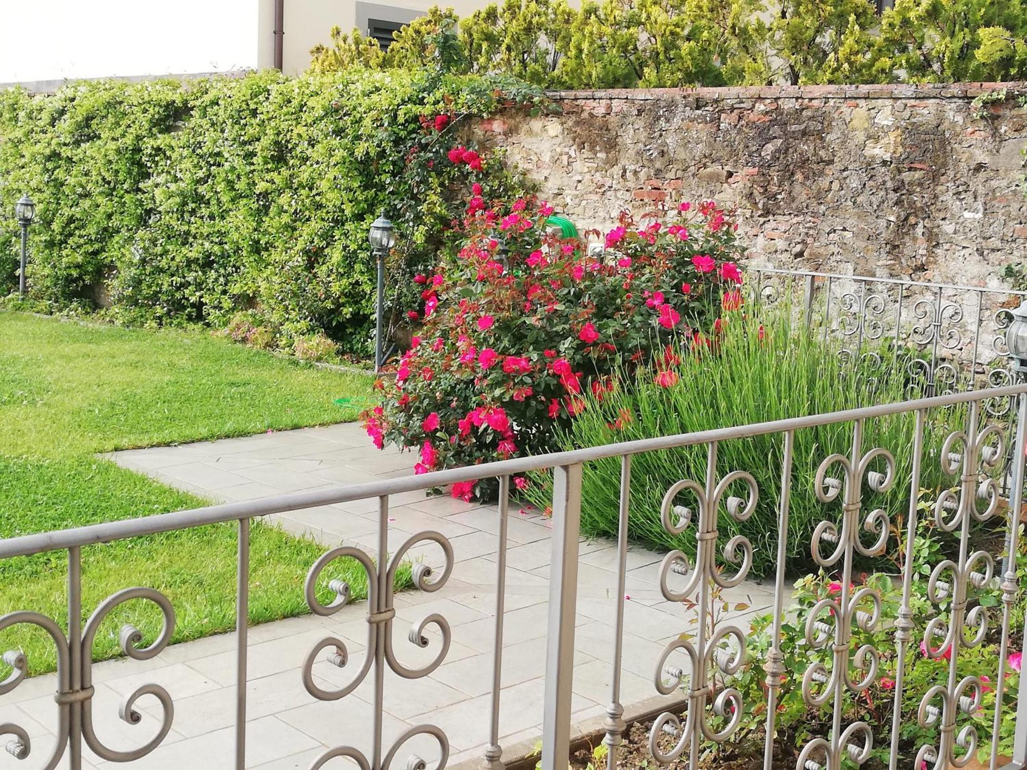Casa Di Pietro Aretino, Arezzo Centro Storico 4-8 Letti Apartment Bagian luar foto